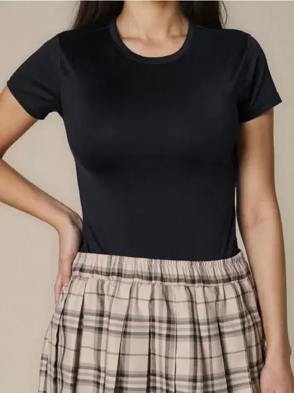 Body s krátkým rukávem