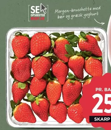 Morgen-bruschetta med bær og græsk yoghurt