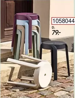 1058044 Stools