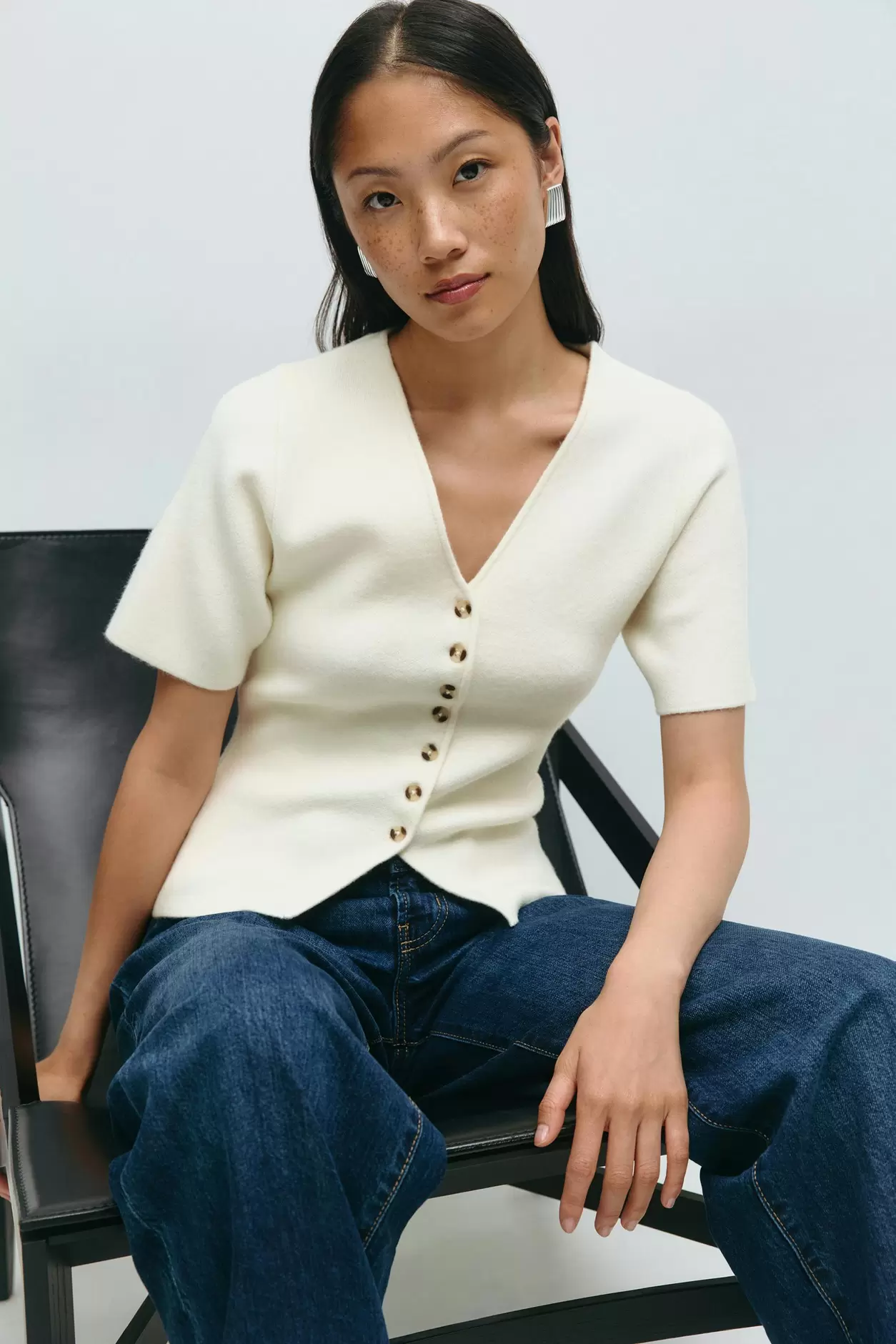 Knitted short sleeve cardigan