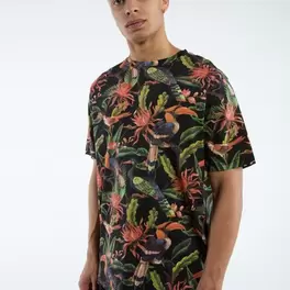 T-shirt with round neck