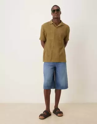 ASOS DESIGN - Mellemvasket blå jorts i denim i længere længde