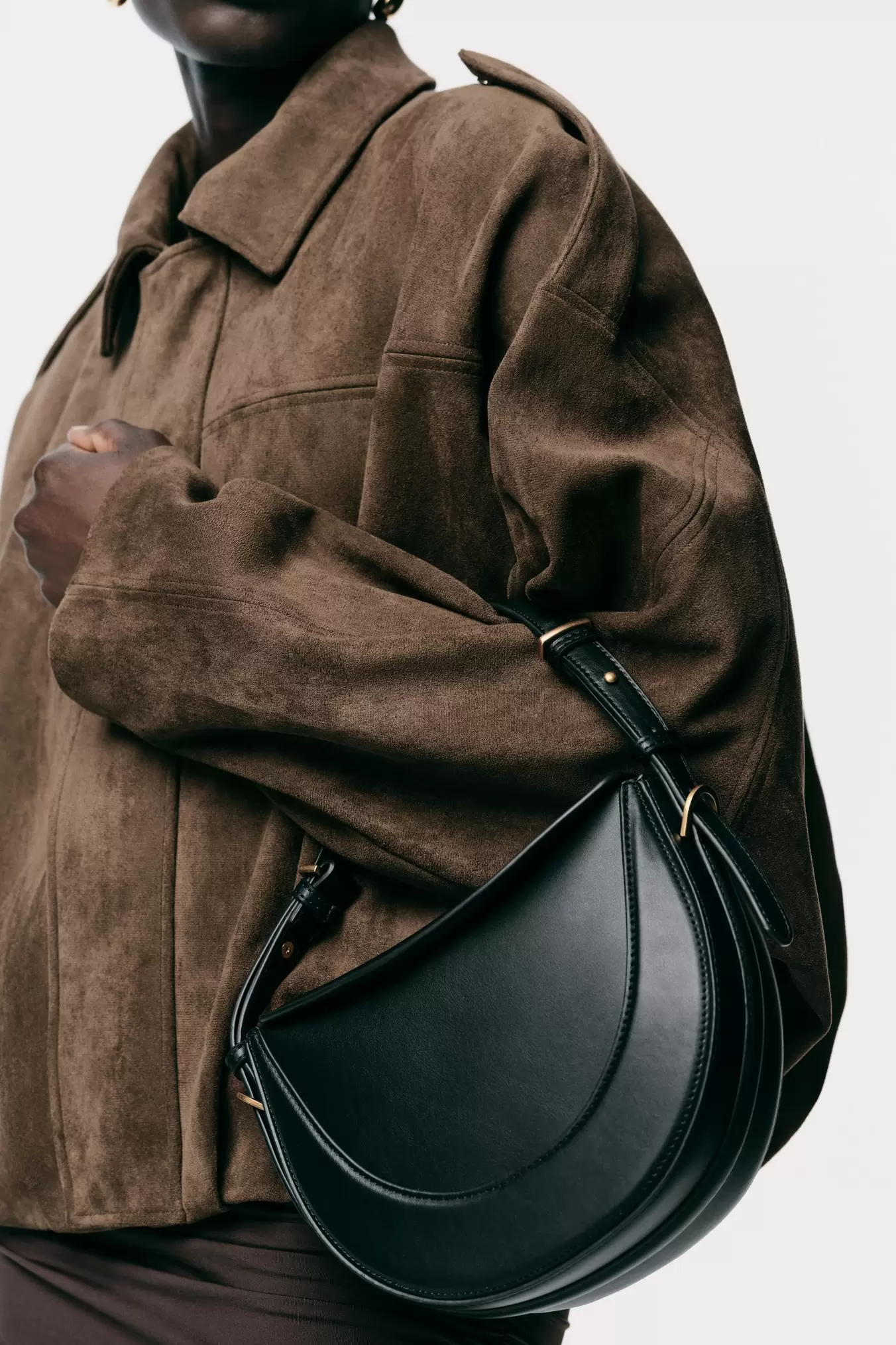 SKULDERTASKE MED FLAP