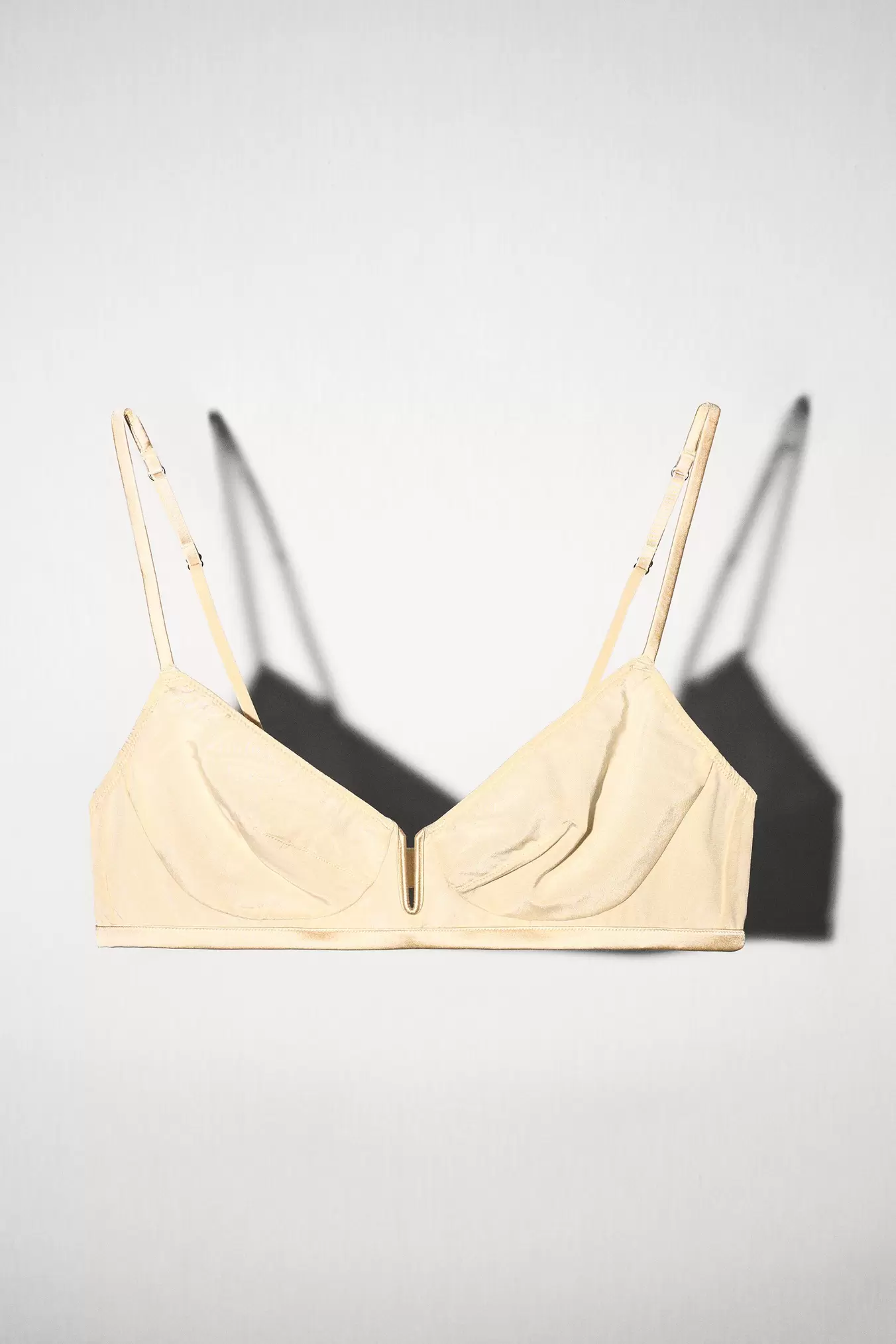 BRALETTE MED SILKE OG METALSTYKKE