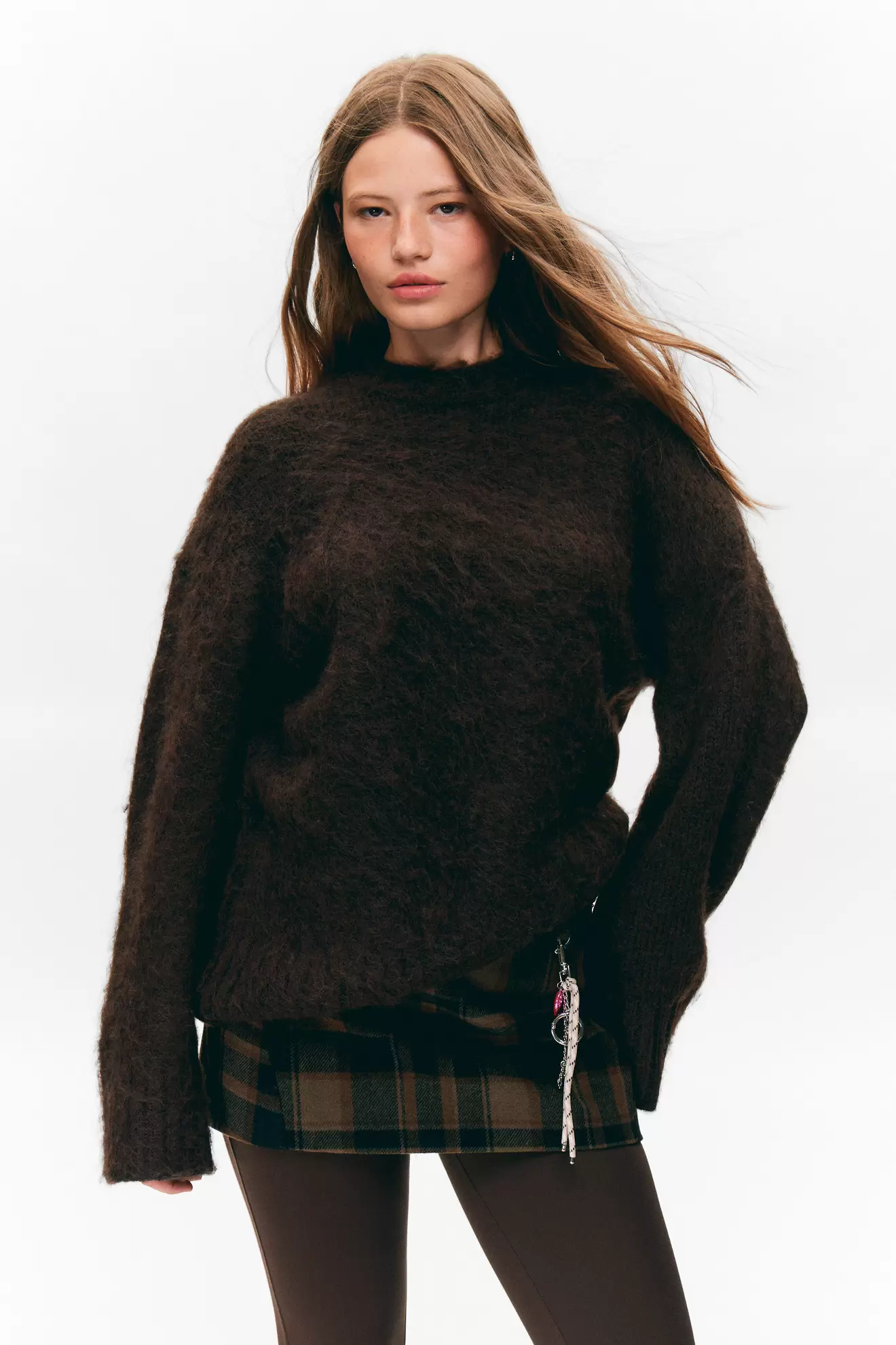 RELAXED FIT FLUFFY KNIT SWEATER