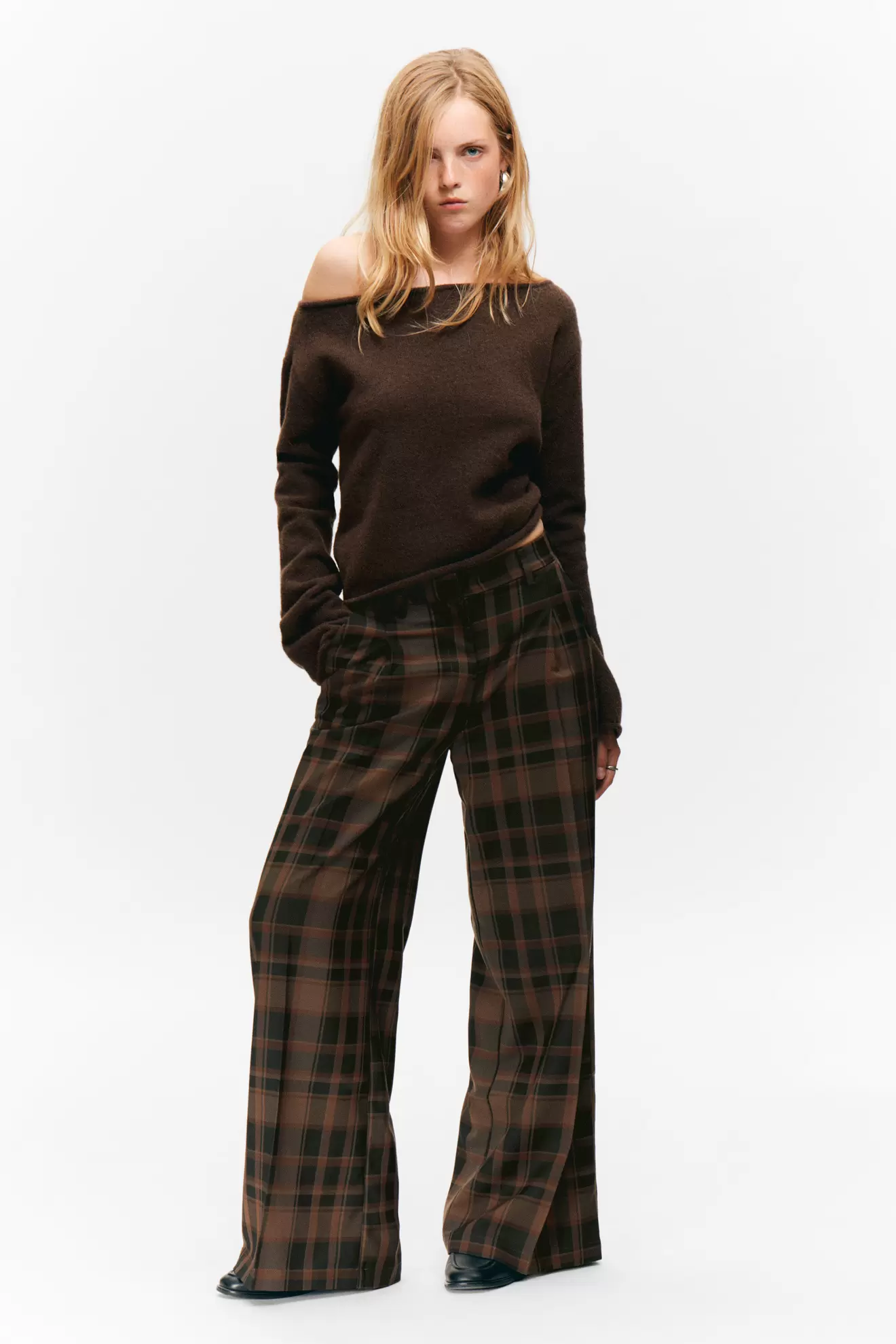 HIGH WAISTED WIDE LEG SUITING TROUSERS