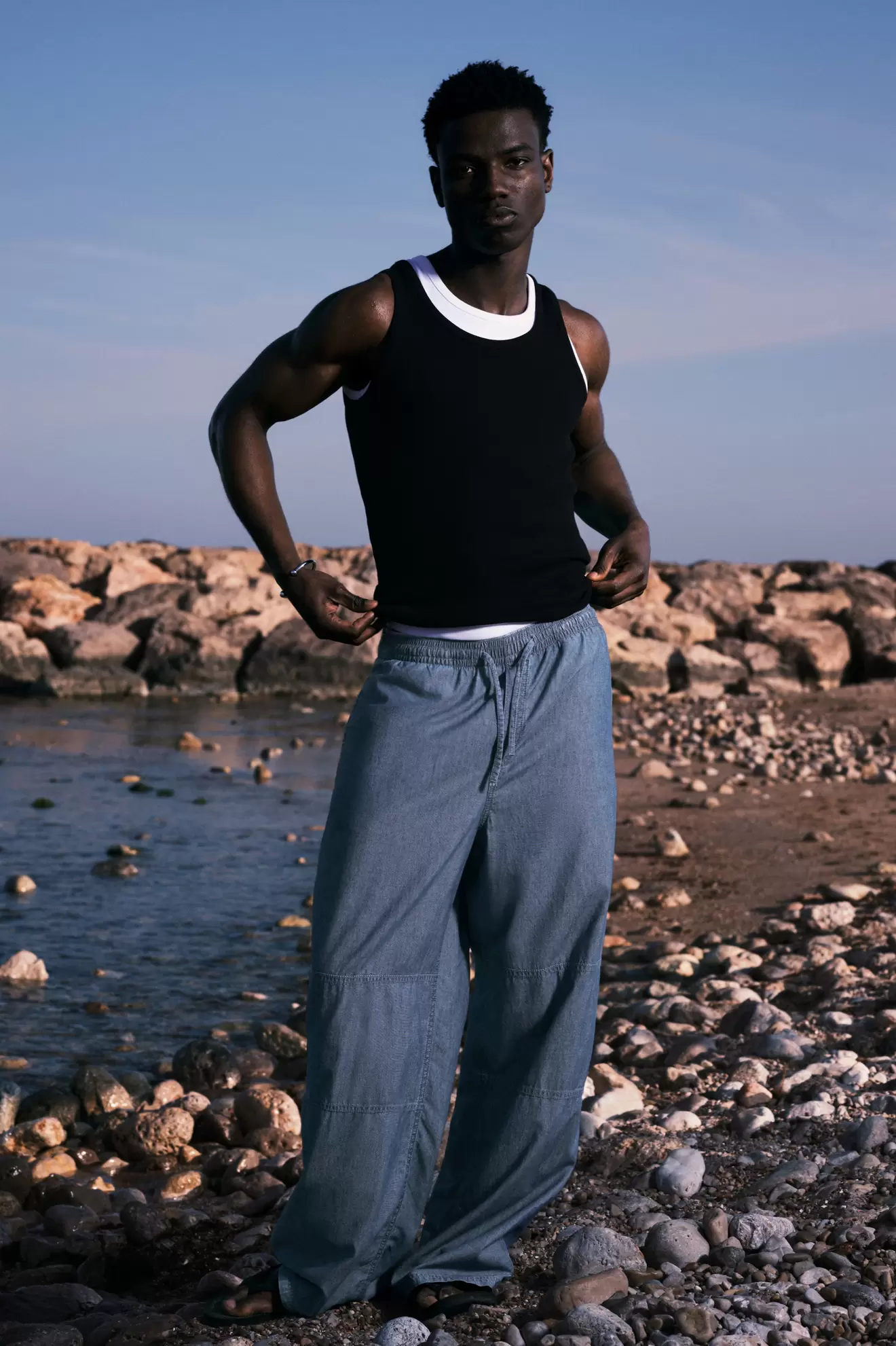 LOOSE CHAMBRAY DENIM TROUSERS449 DKK170 DKKPREV. MARKDOWN 195 DKK