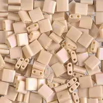 MIYUKI Tila mat beige 10g – TL0493FR Opaque Pearl Matted AB