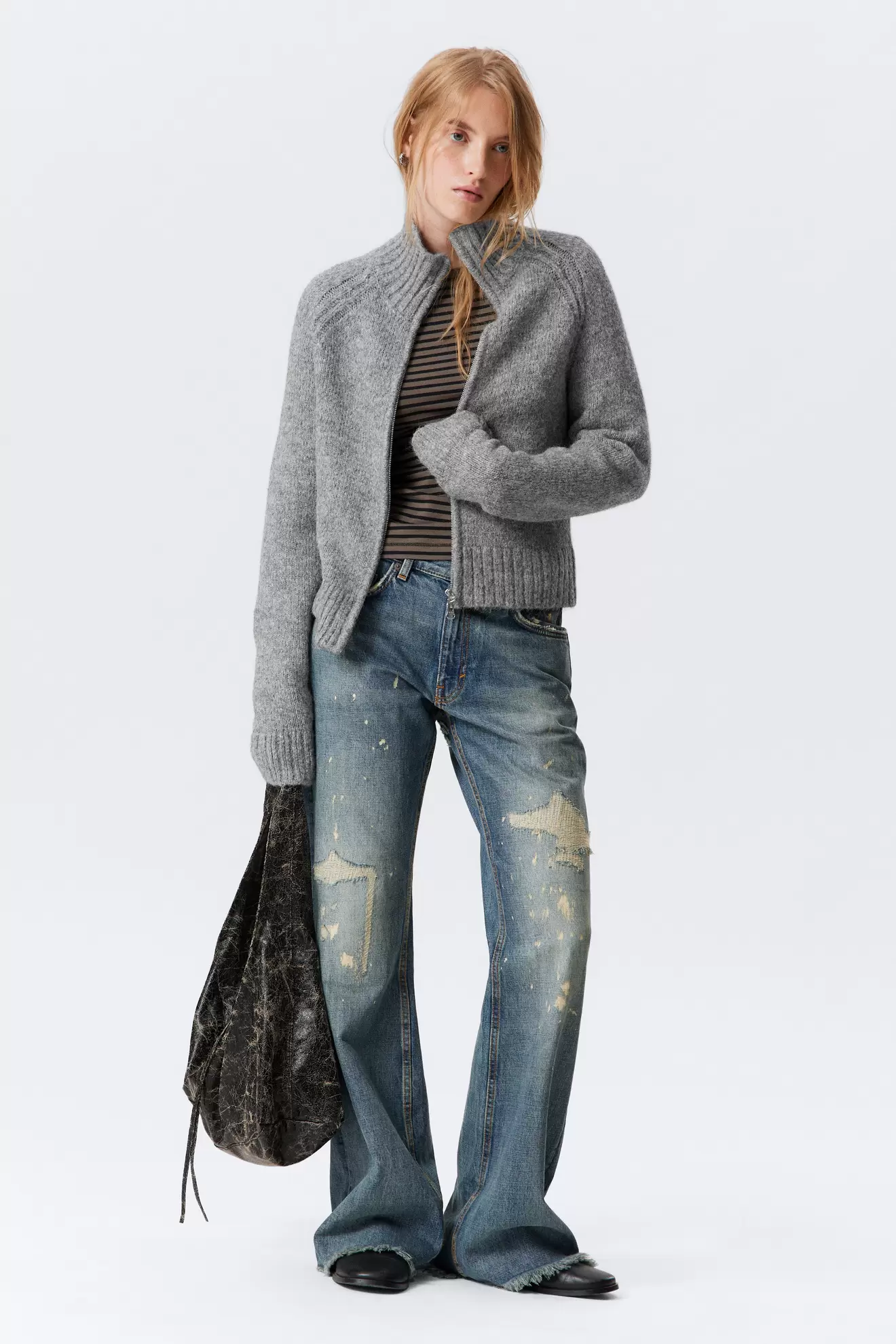 SOFT KNITTED FITTED ZIP CARDIGAN