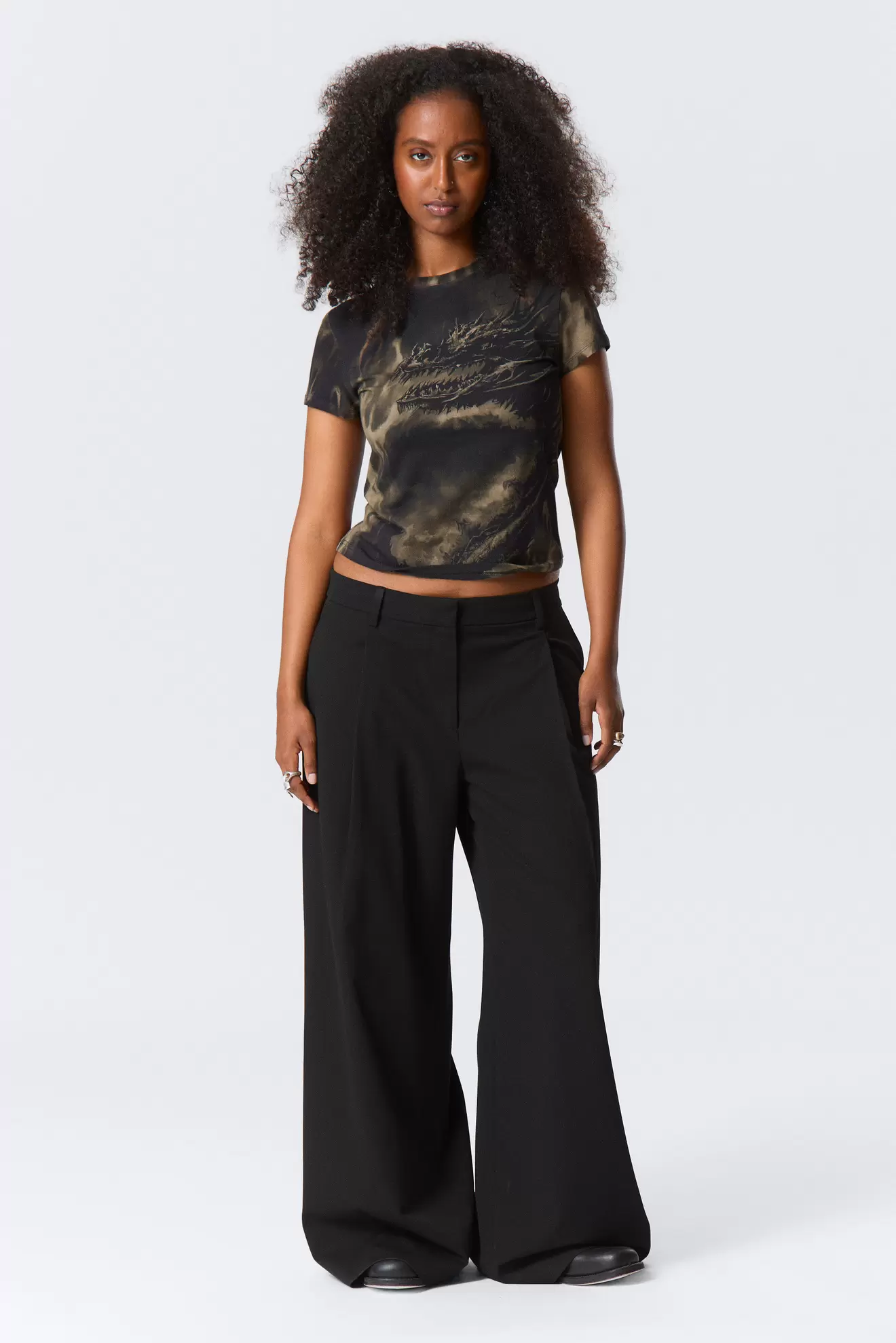LOW RISE WIDE LEG PLEATED SUITING TROUSERS