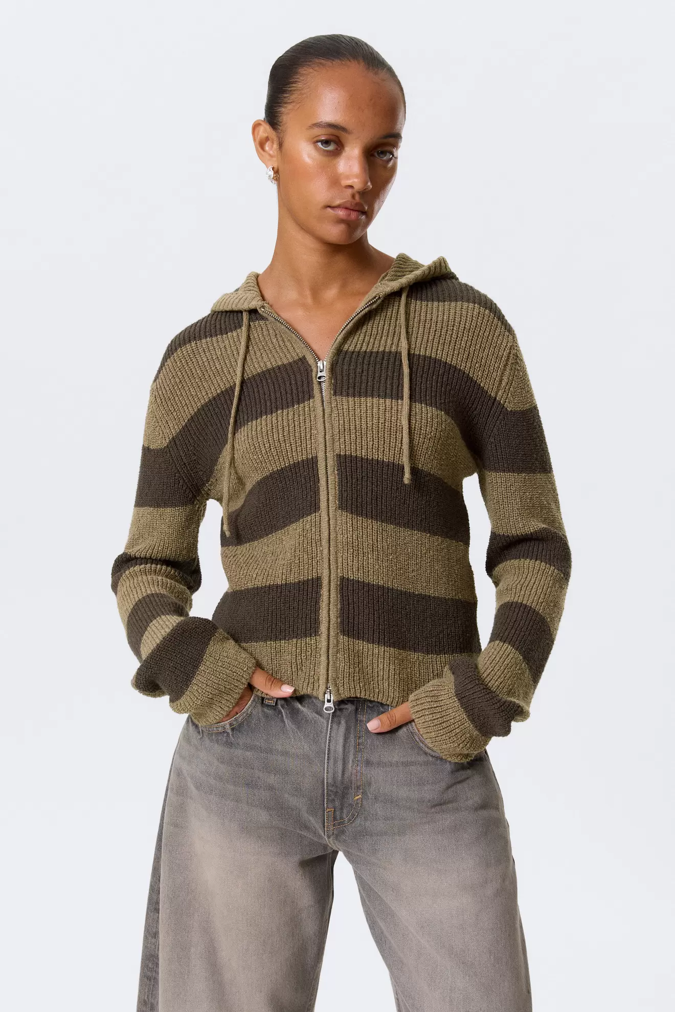 STRIPED KNITTED SLIM FIT ZIP HOODIE
