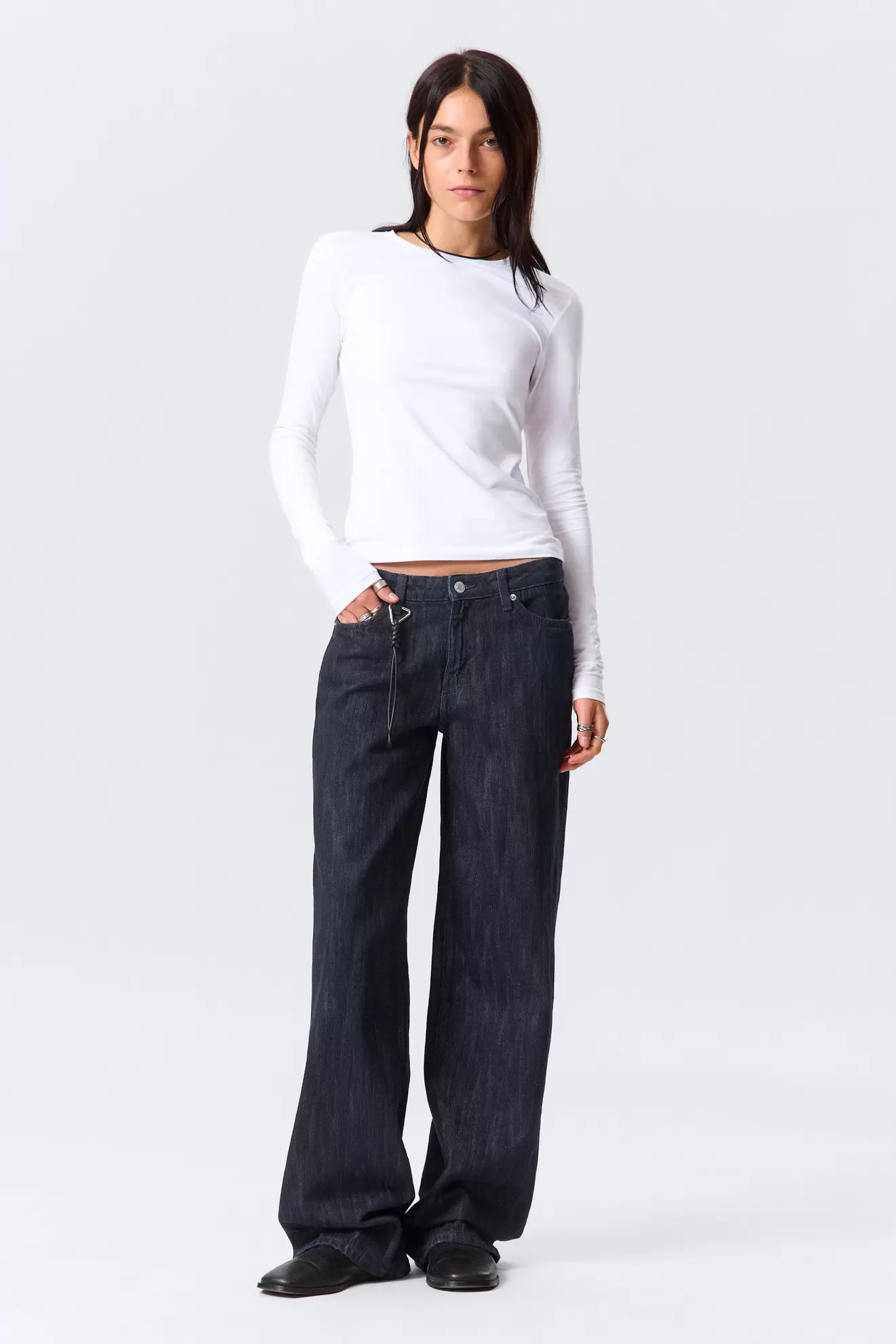 AMPLE MID RISE LOOSE WIDE LEG JEANS