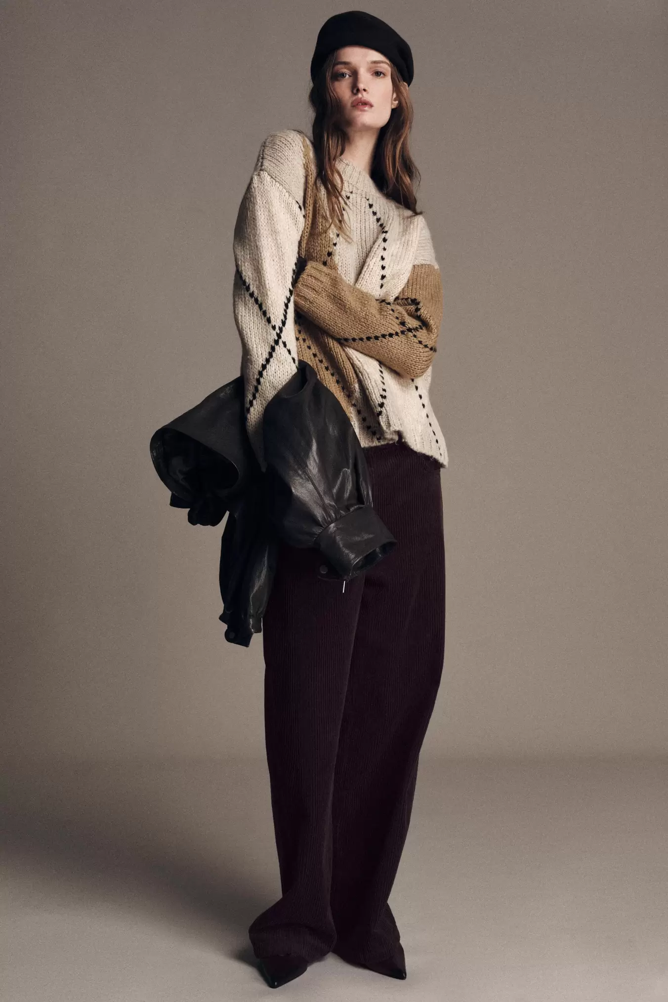 STRIKKET SWEATER MED ROMBER