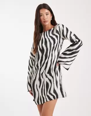 New Look - Minikjole med sort zebraprint i satin