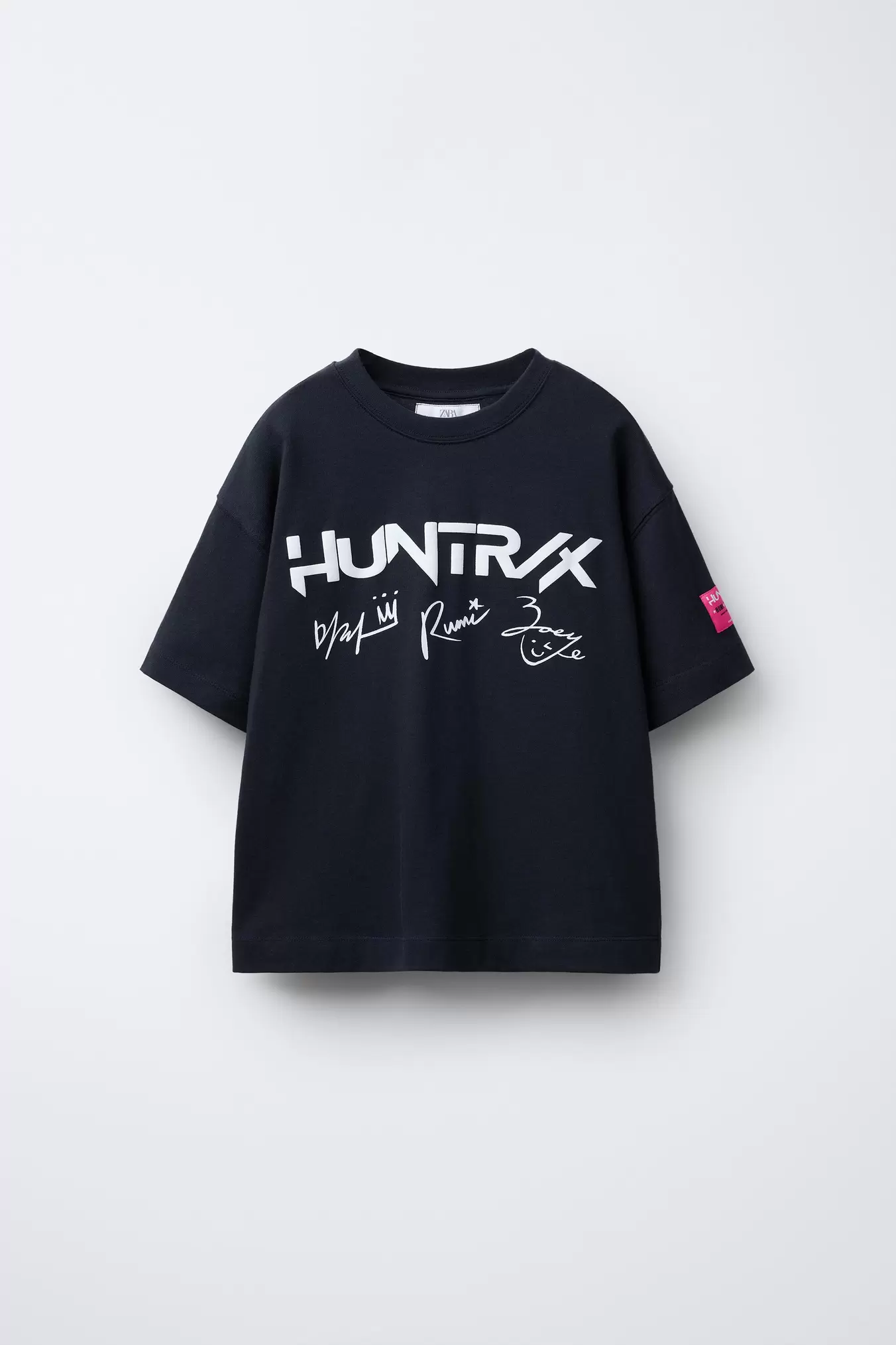 T-SHIRT MED PRINT KPOP DEMON HUNTERS™ NETFLIX ©