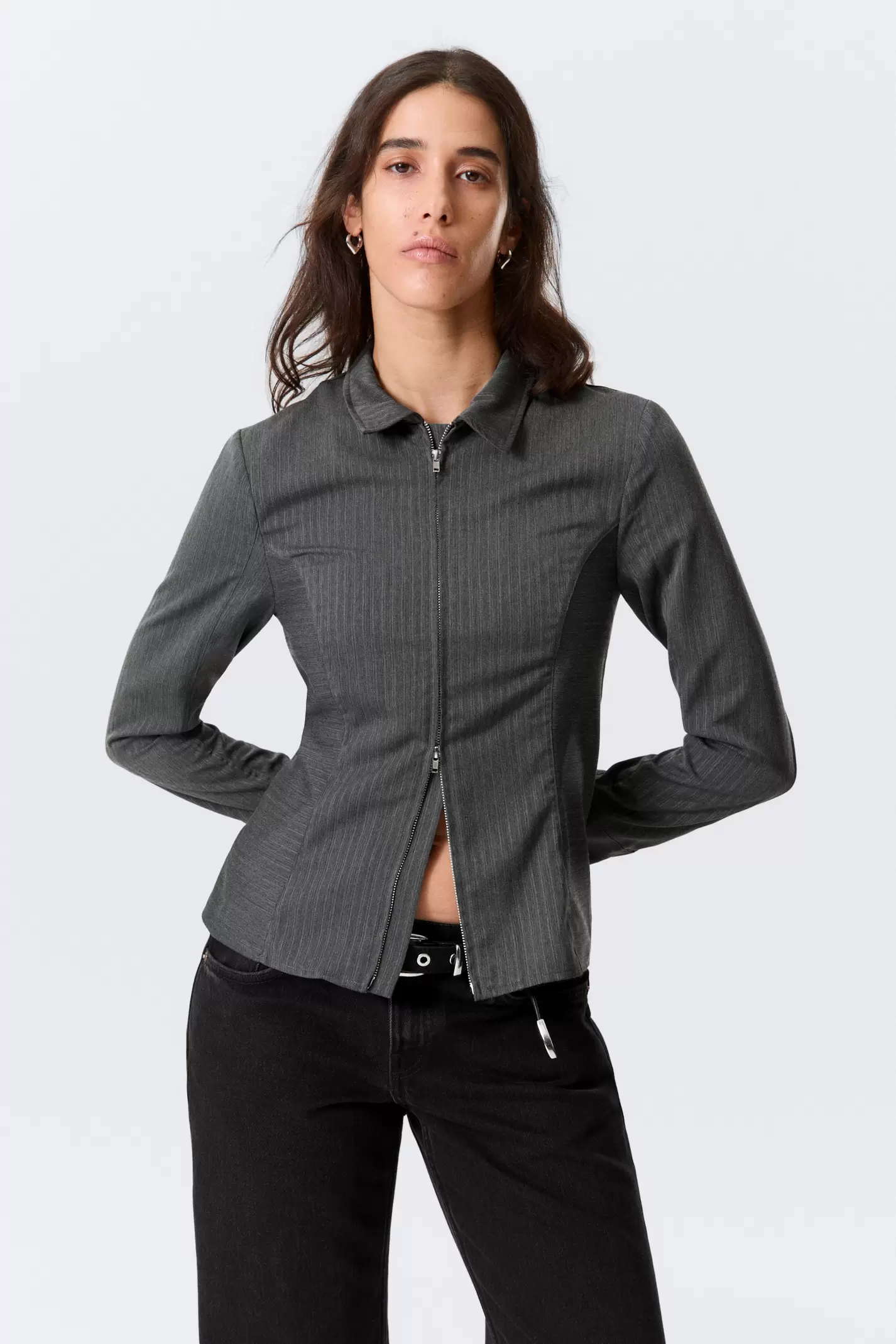 LONG-SLEEVED FITTED ZIP SHIRT