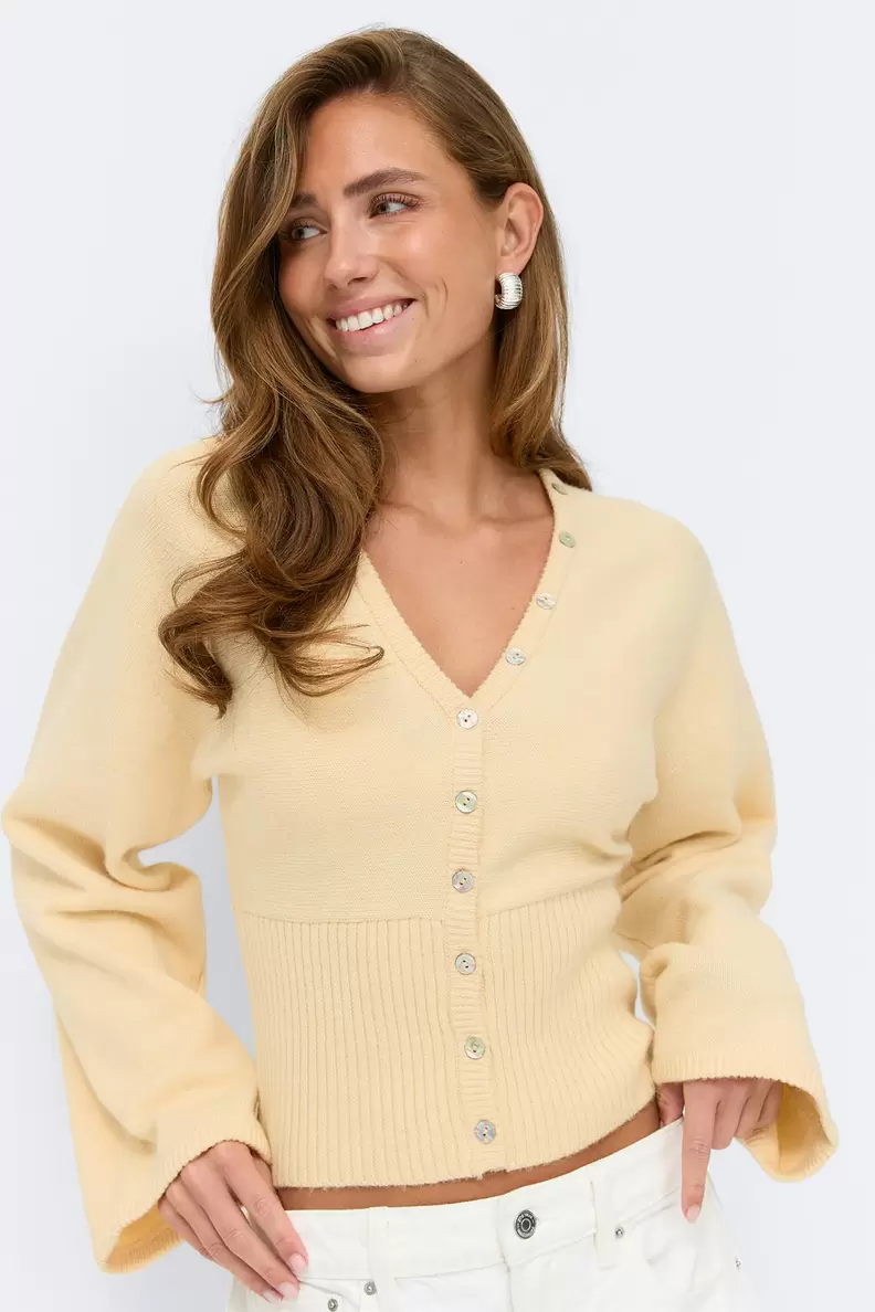 Fitted waist knitted cardigan