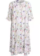 Blomstret midikjole med 3/4 ærmer
