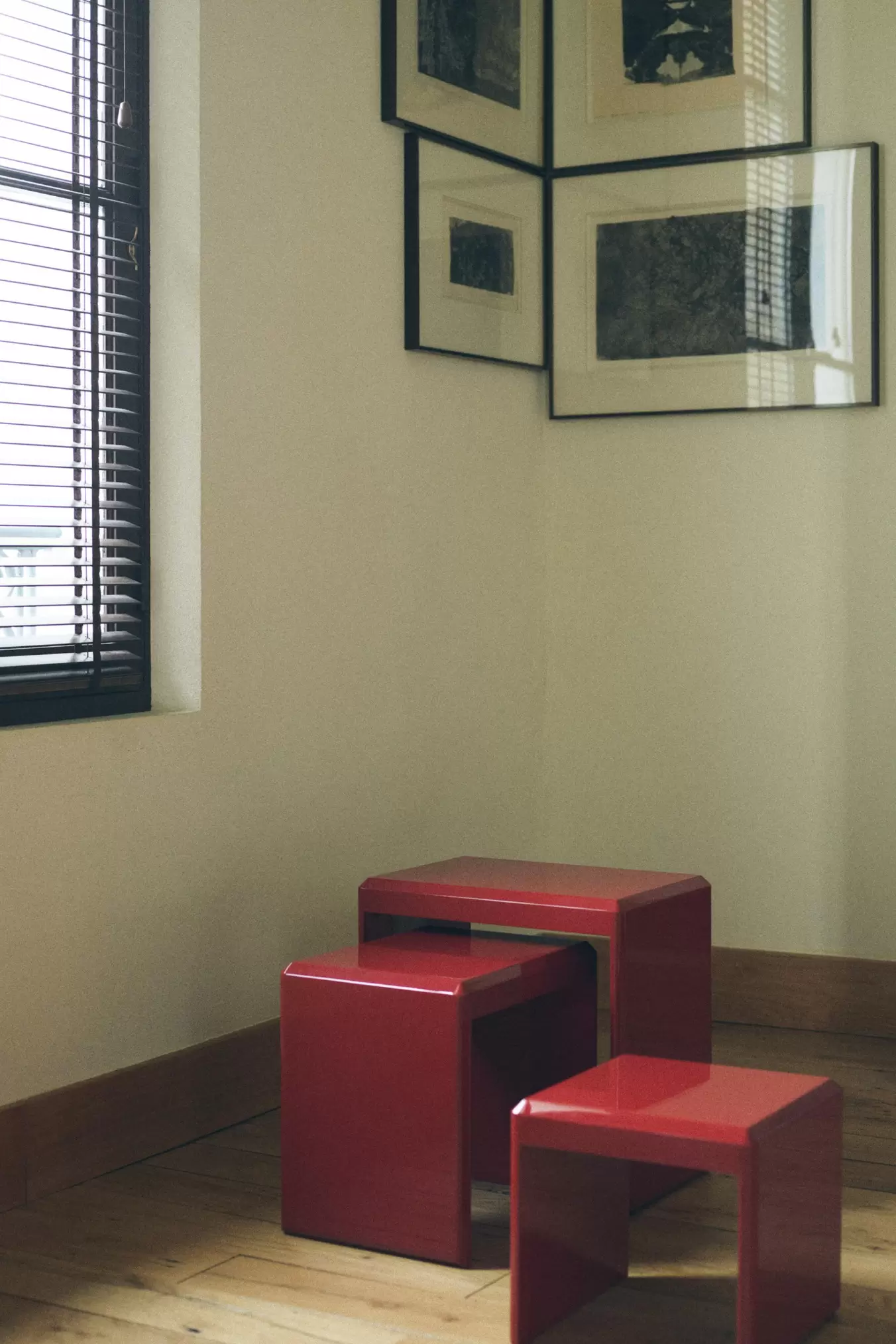 LAKEREDE INDSKUDSBORDE I COLIN KING