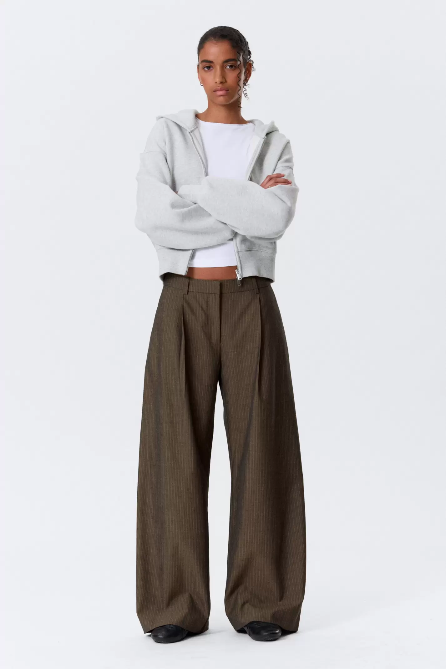 LOW WAIST WIDE SUITING TROUSERS