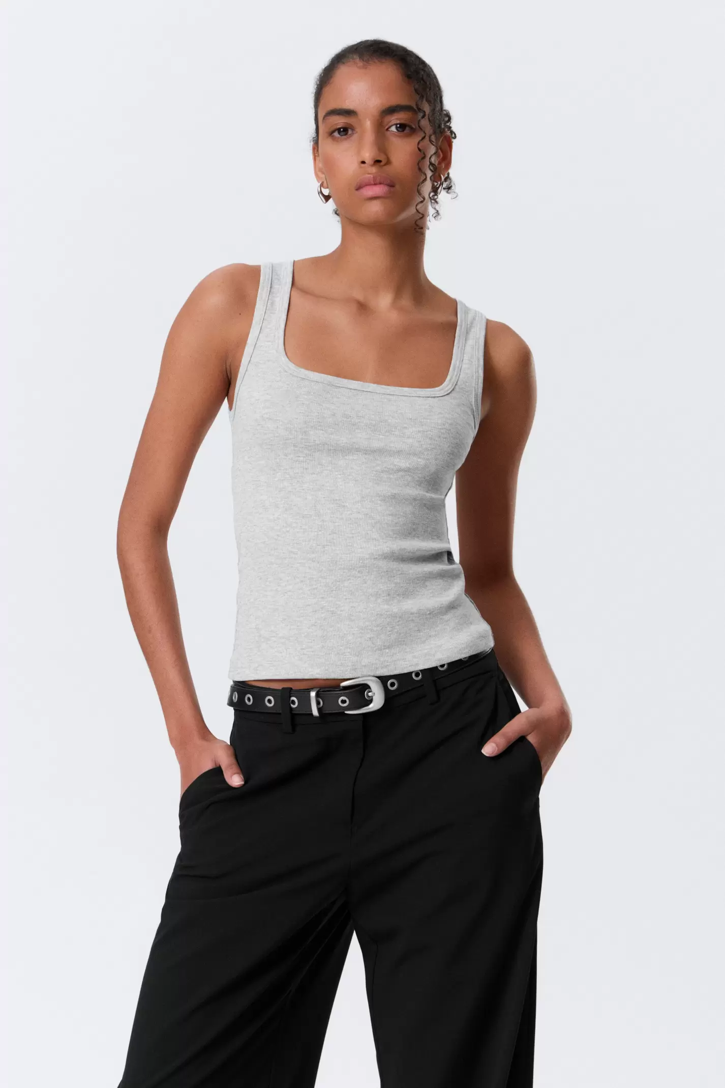 SLIM SQUARE NECK RIBBED TANK TOP