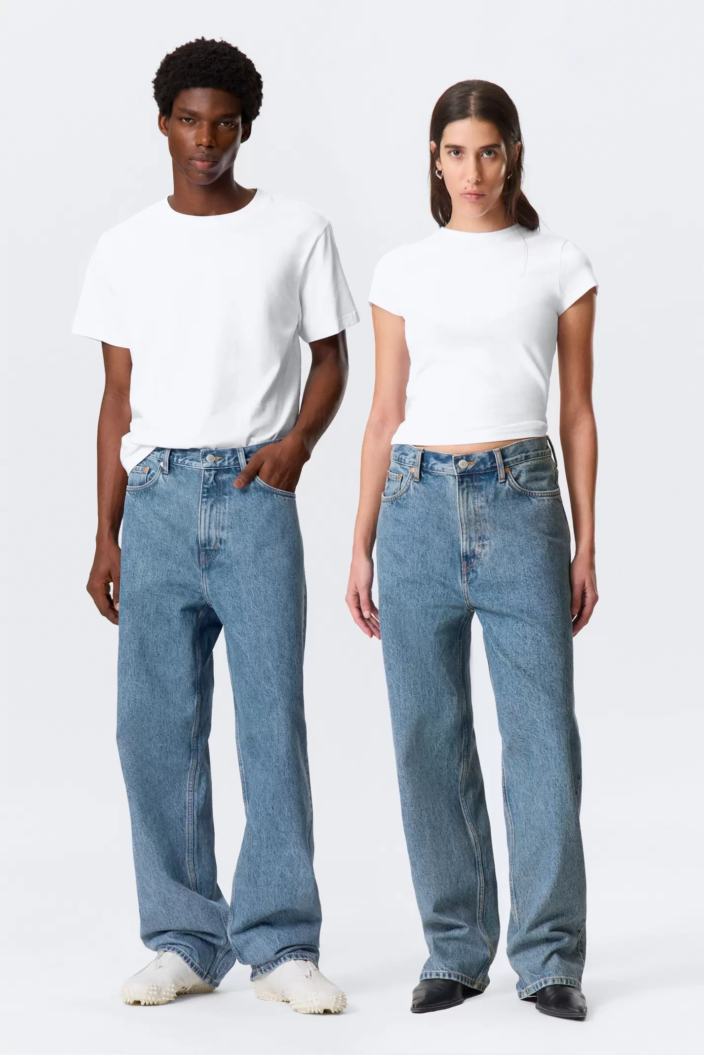 GALAXY MID RISE LOOSE STRAIGHT LEG UNISEX JEANS