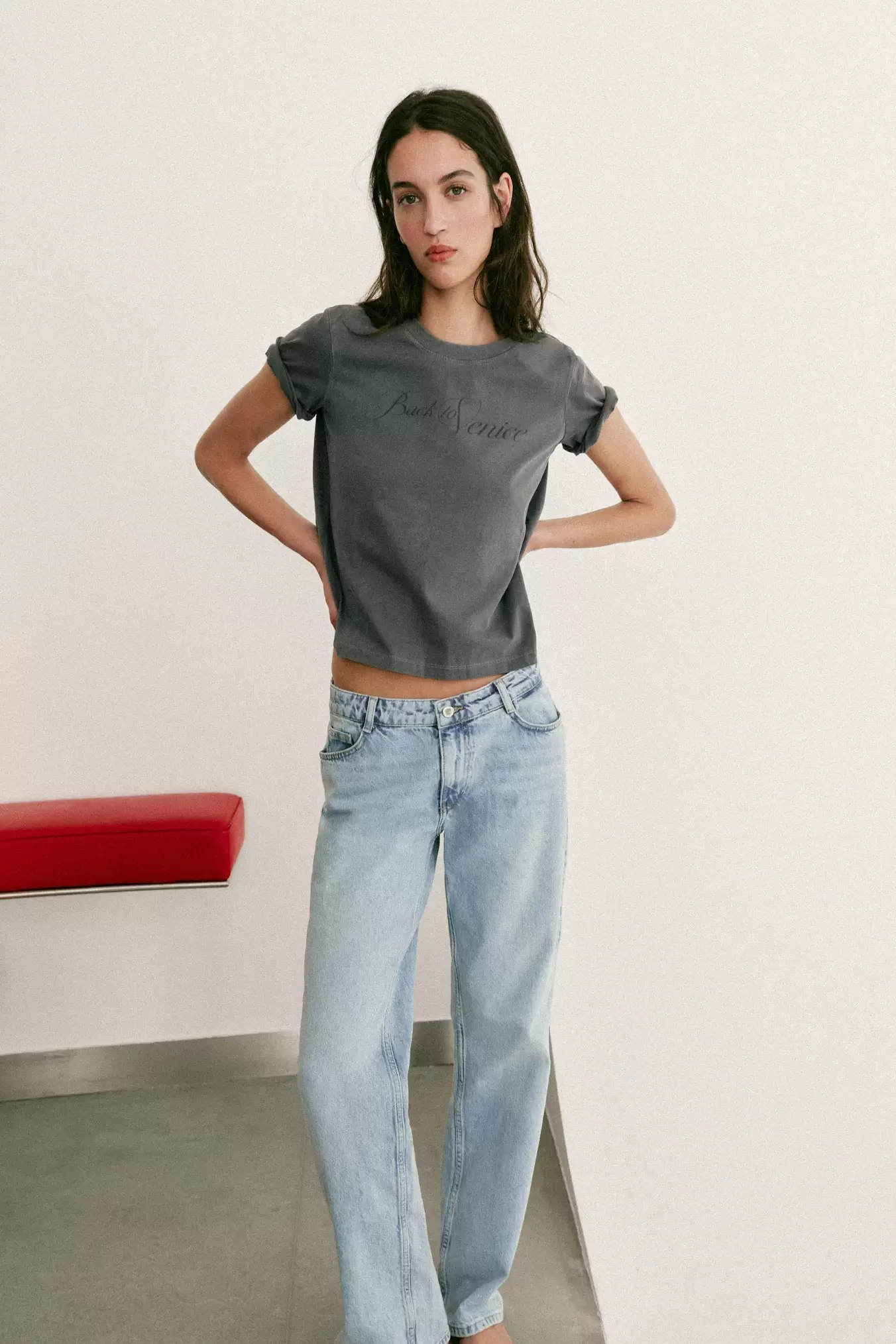 VASKET T-SHIRT MED TEKST