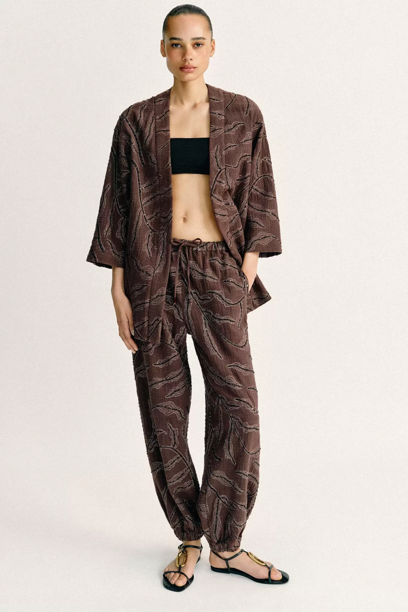 PUMPEBUKSER MED METALLISK TRÅD OG PALIETTER