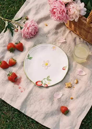 Plate with embossed strawberries ...