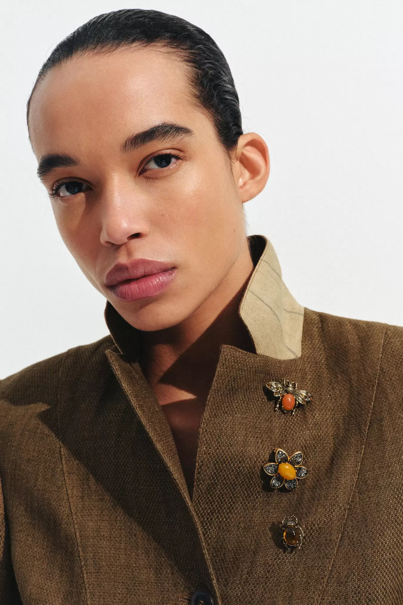 PAKKE MED 3 METALBROCHER BLOMST INSEKTER