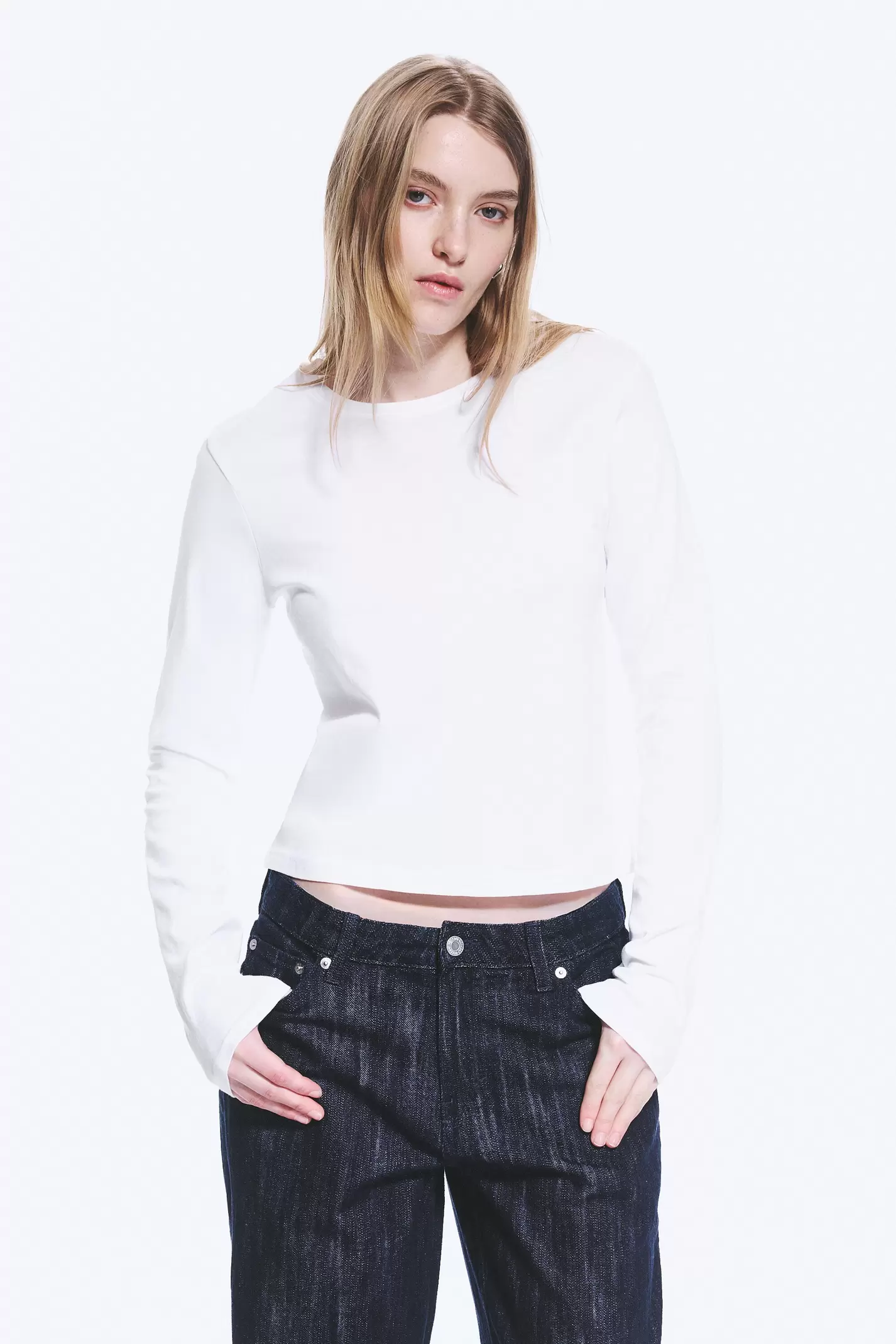 SLIM LONG-SLEEVED COTTON TOP