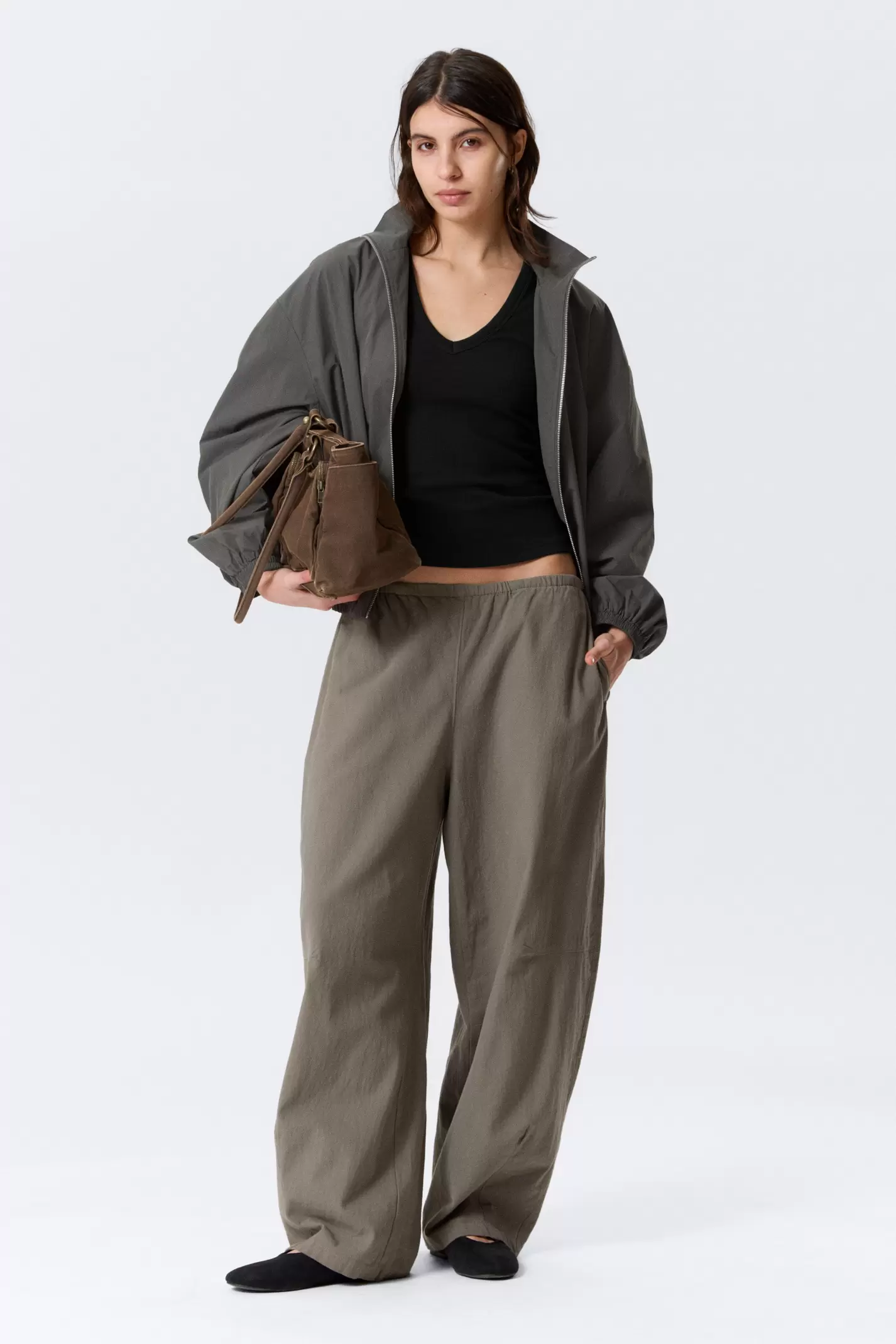 LOW RISE LOOSE PULL-ON TROUSERS