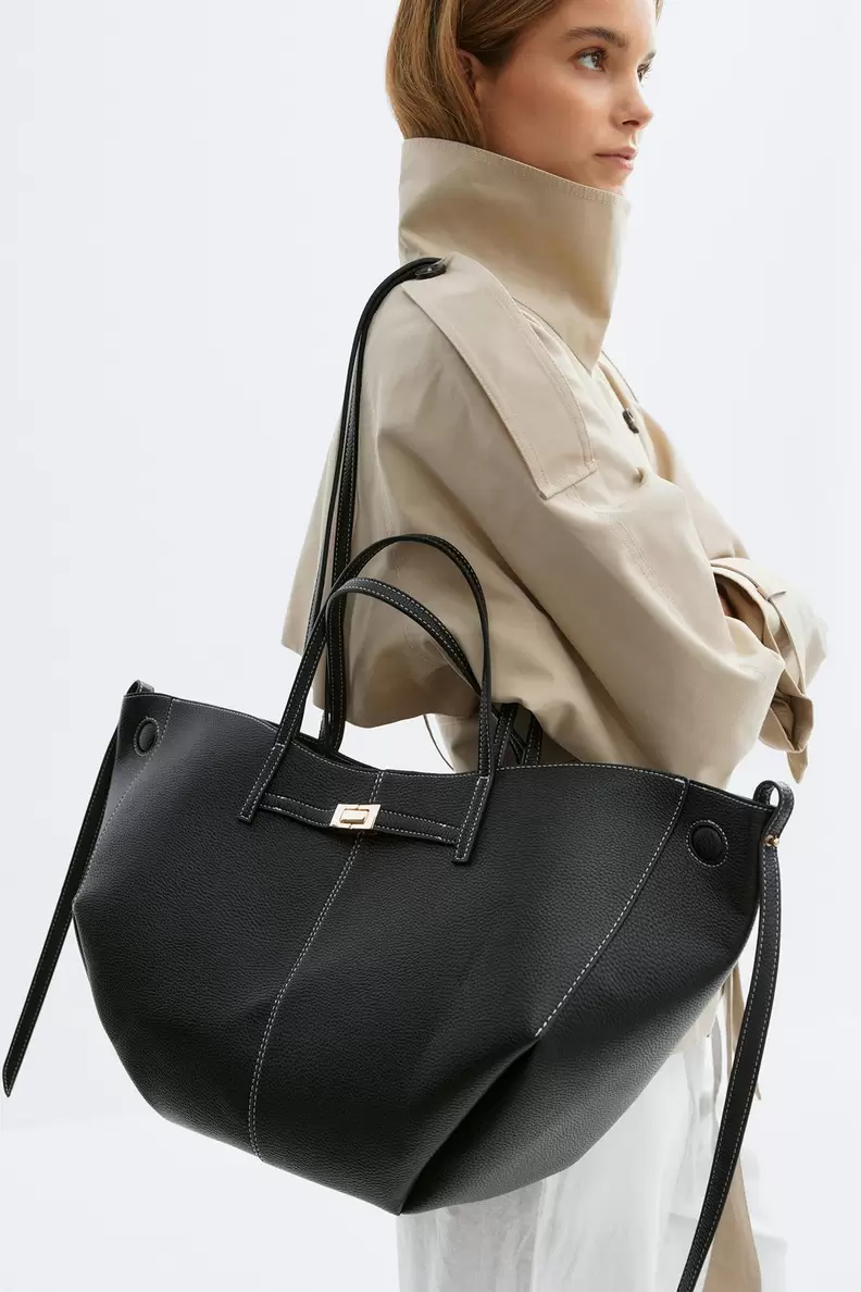 Detail strap tote bag