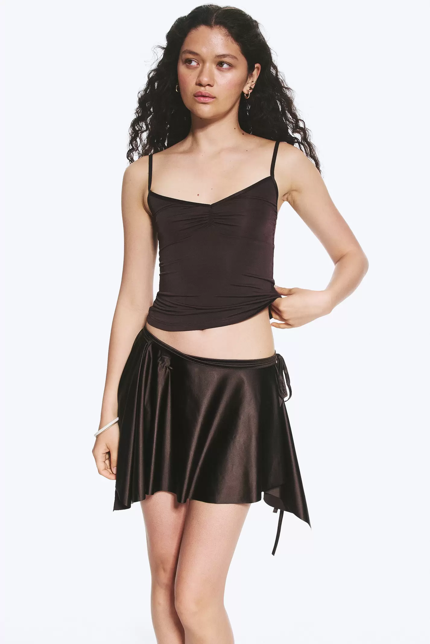 V-NECK STRAP TOP