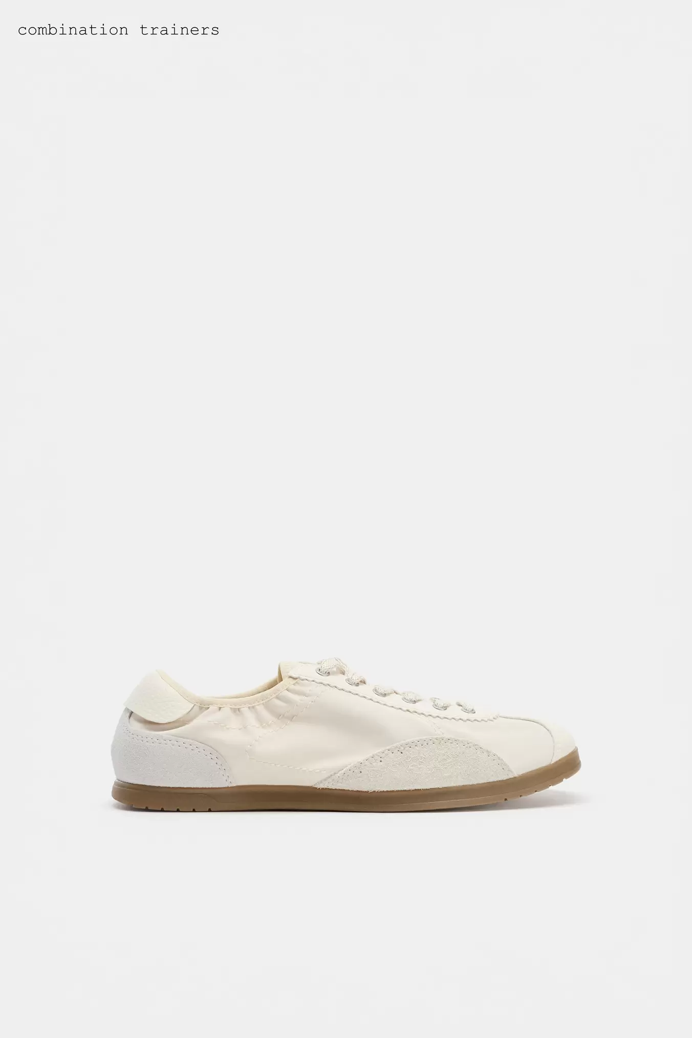 SNEAKERS I FARVEKOMBINATION