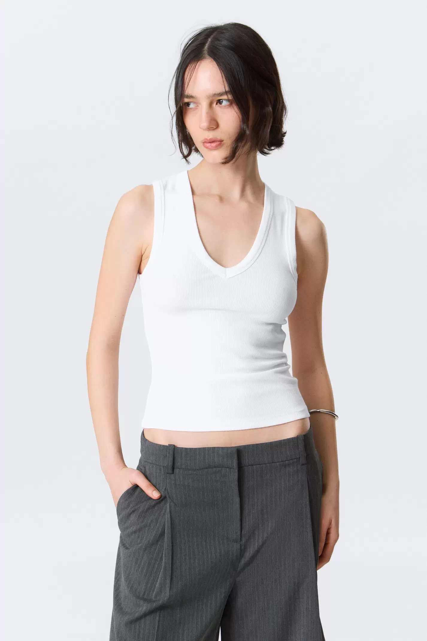 RIBBED V-NECK TANK TOP