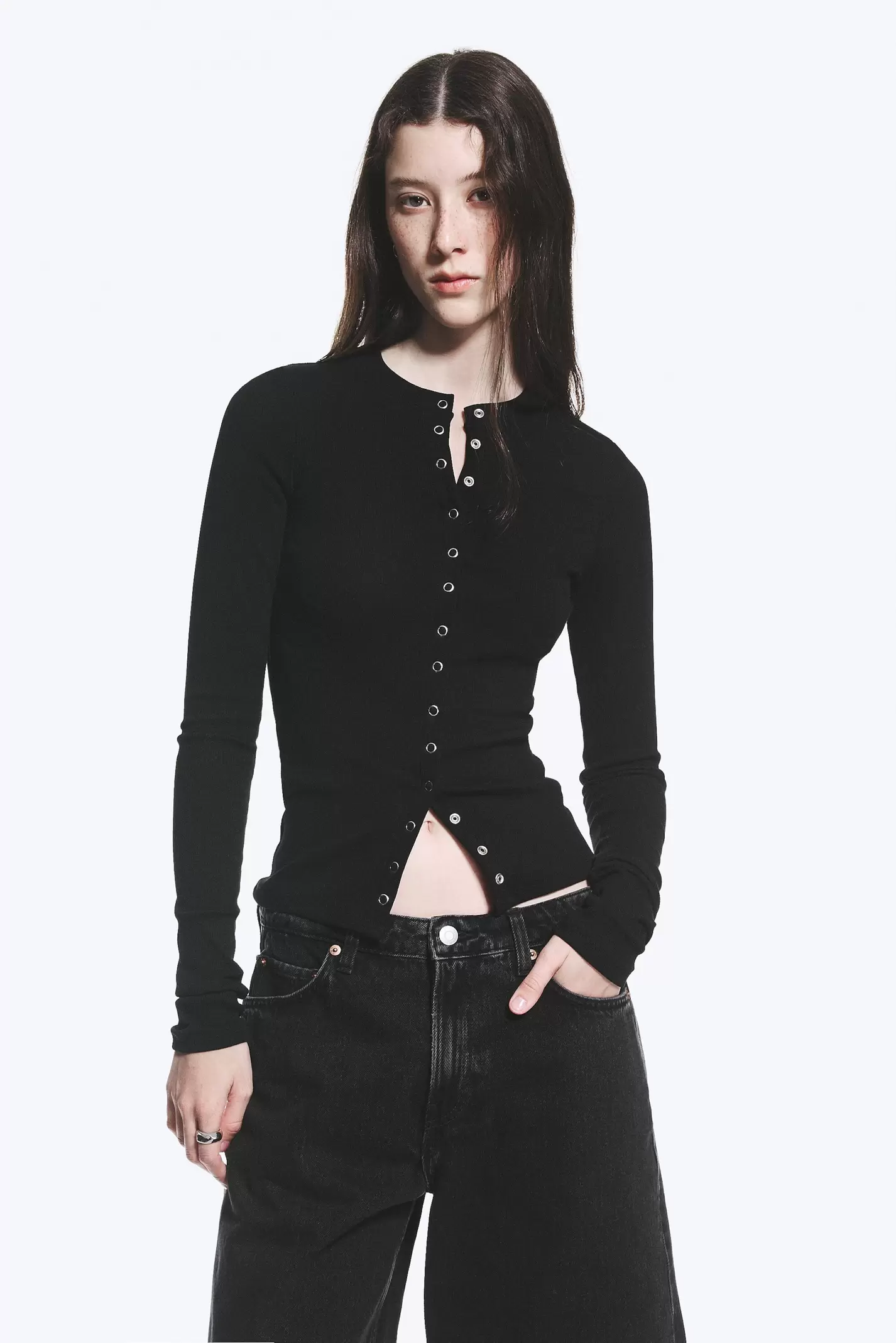 RIBBED LONG-SLEEVED CARDIGAN