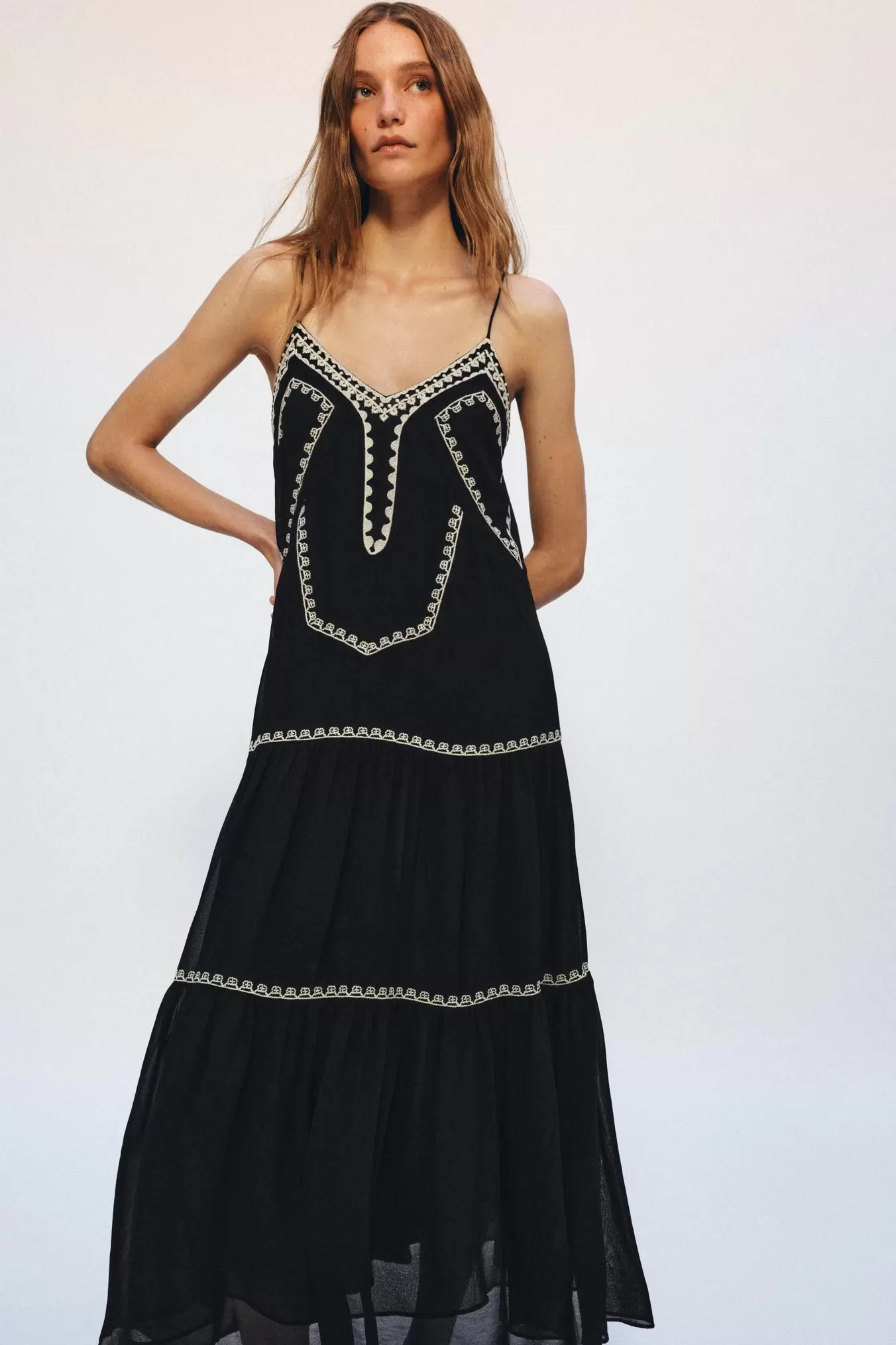 ZW COLLECTION LANG KJOLE MED BRODERI