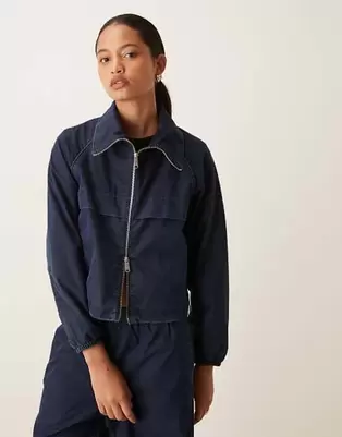 Calvin Klein Jeans - Mørk marineblå denimjakke i nylon - Del af sæt