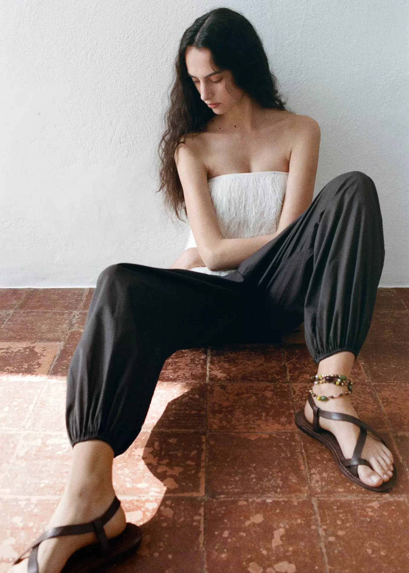 Cross-strap leather sandals