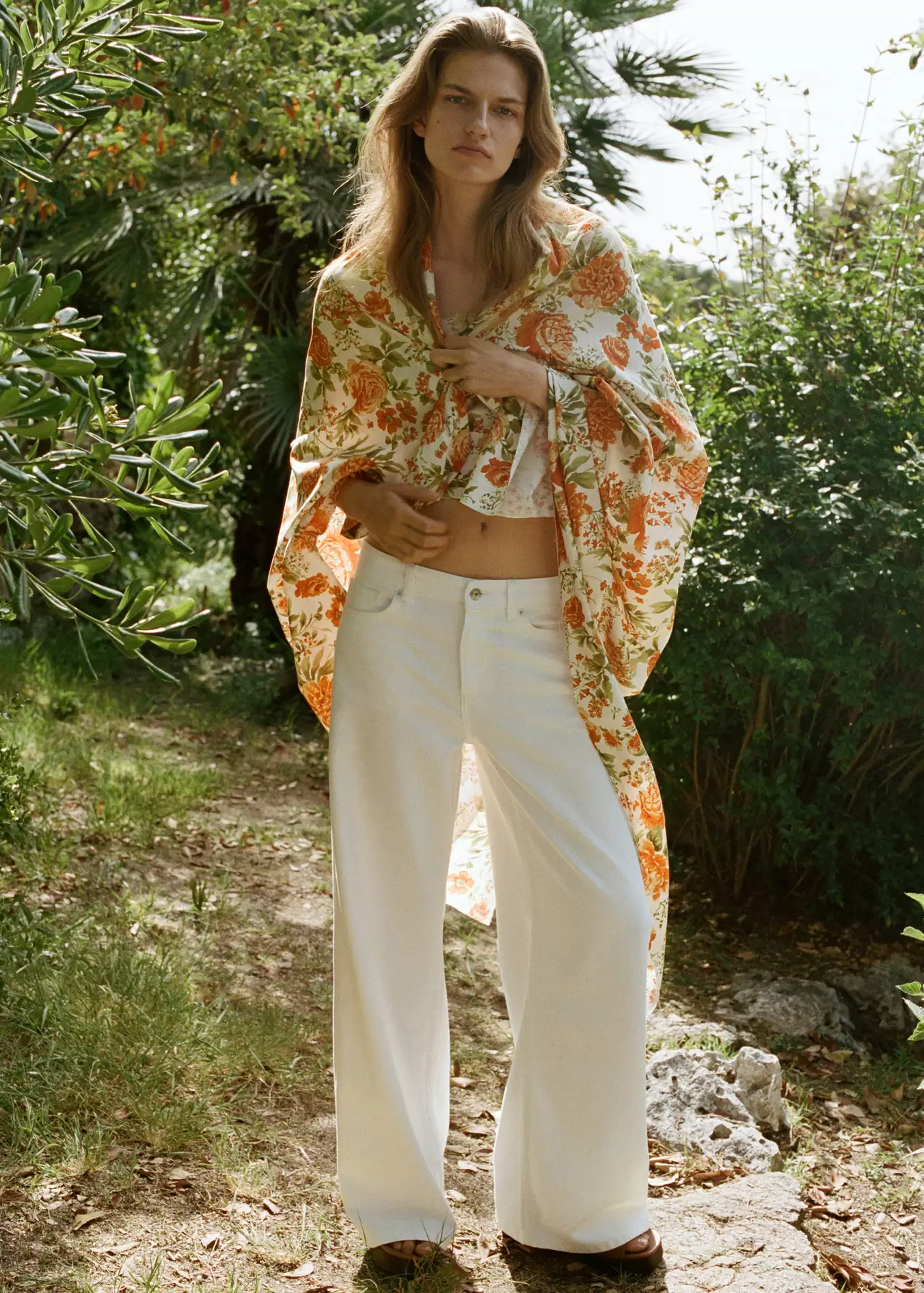 Low-rise wideleg jeans