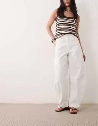 ASOS DESIGN - Hvide jeans med høj talje og tøndeformede ben
