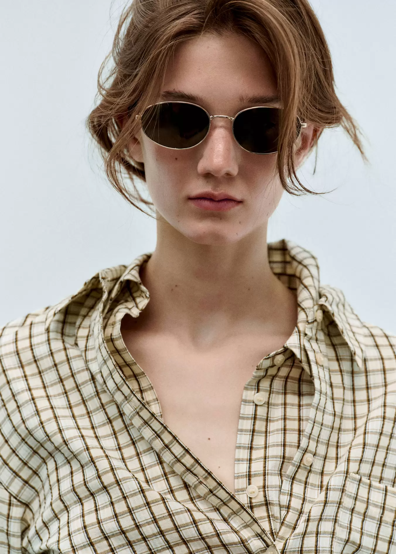 Metallic frame sunglasses