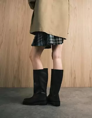 ASOS DESIGN - Cynthia - Sorte pull on-truckerstøvler i nubuck-læder