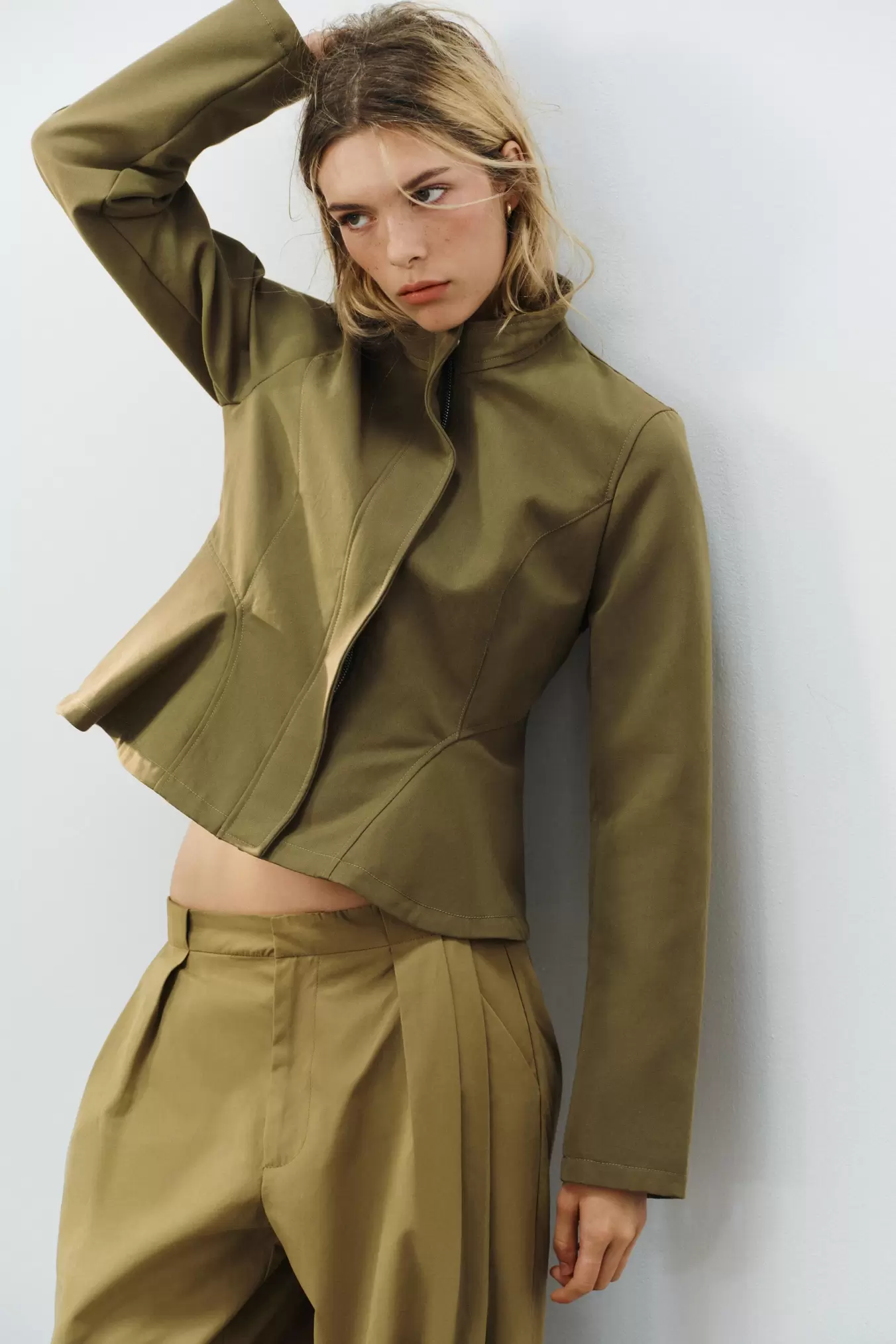 TALJERET PEPLUM-JAKKE