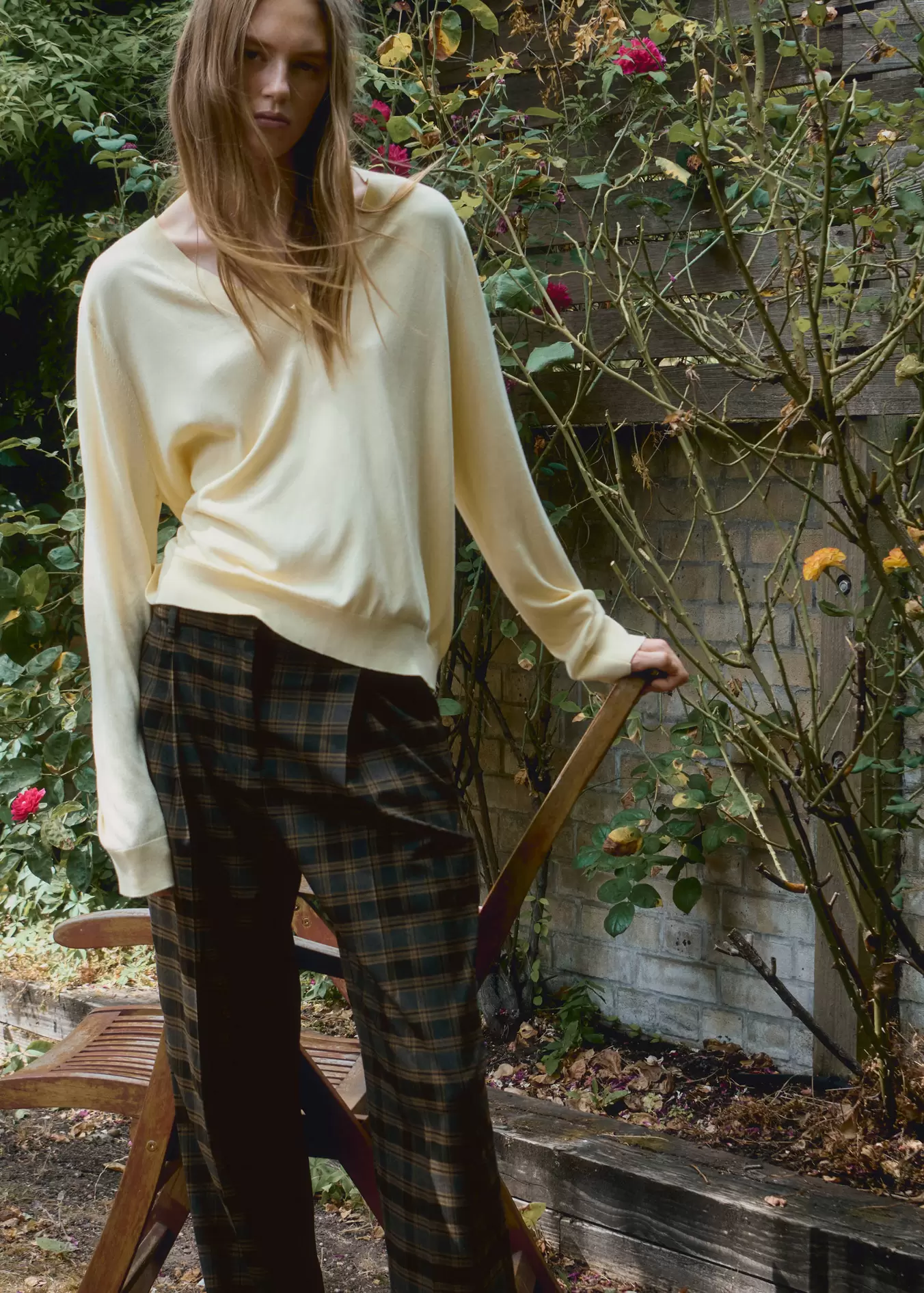 Straight-fit pleated trousers