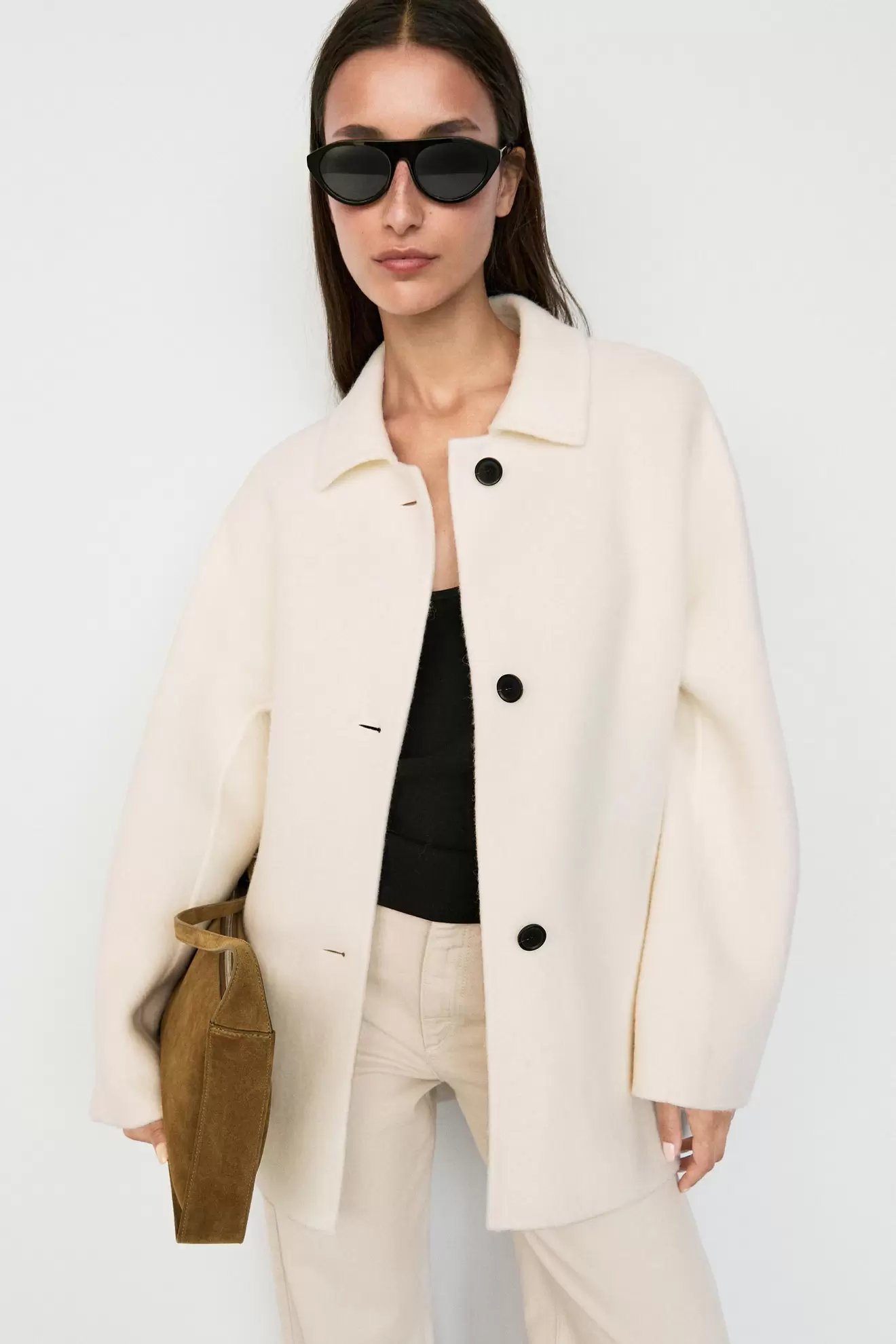 Medium single-breasted wool blend coat