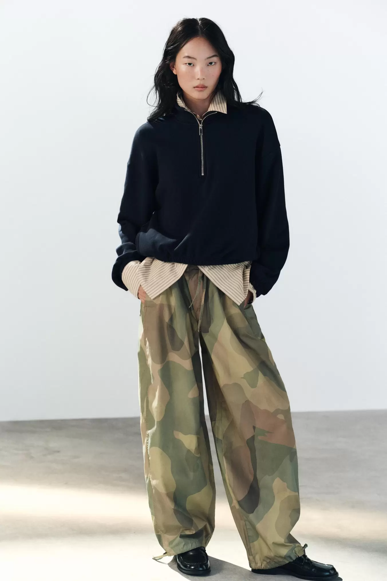 SWEATSHIRT MED METALLYN