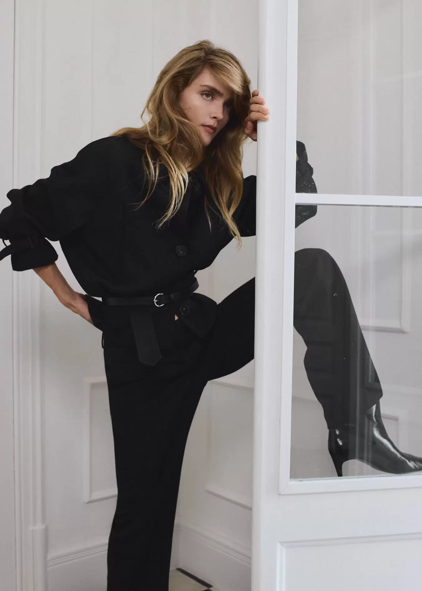 Low-rise straight-leg trousers