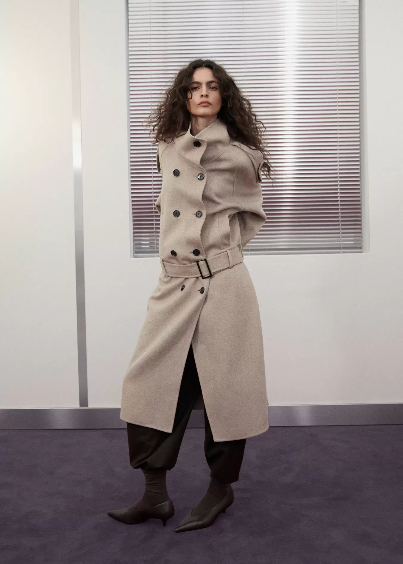 Wool coat, funnel neck with belt